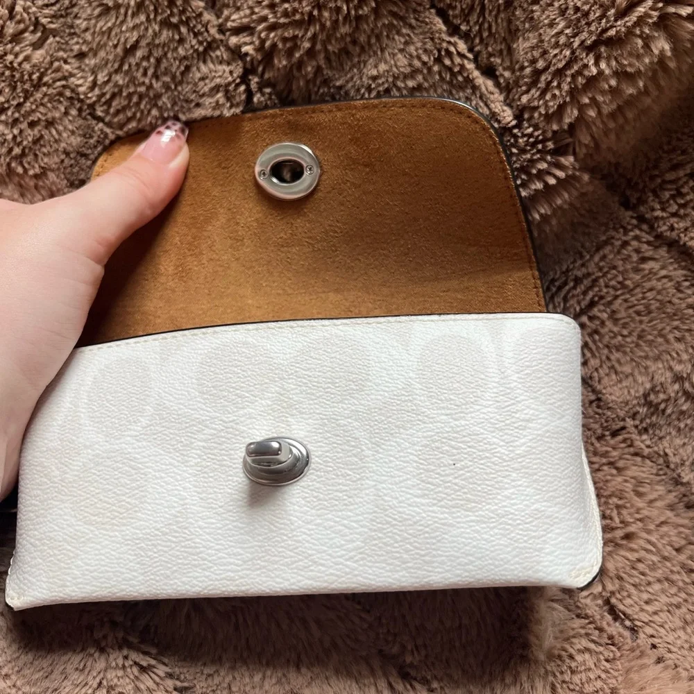 Coach Signature Sunglasses Case - Picture 3 of 5